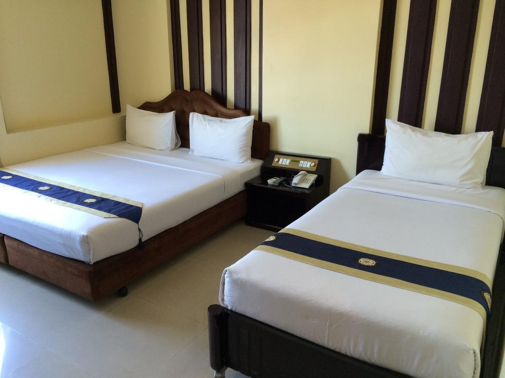 A1 Hotel Phnom Penh Exterior photo