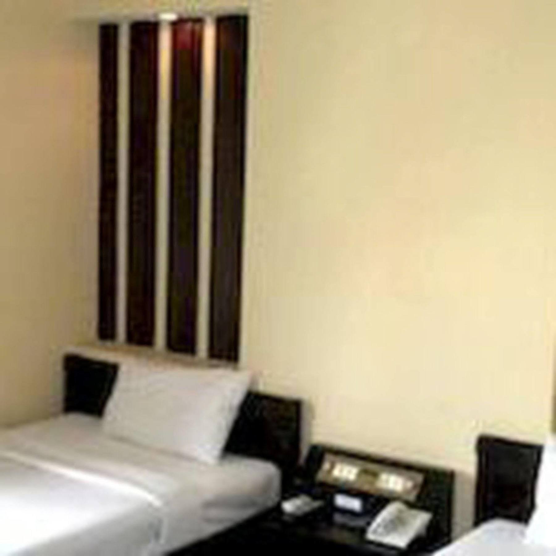 A1 Hotel Phnom Penh Exterior photo