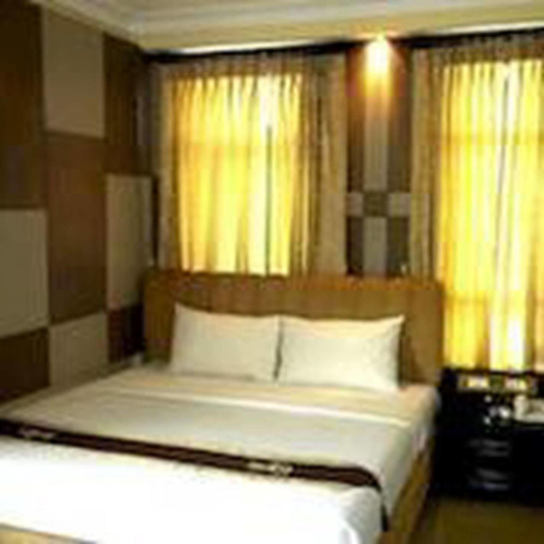 A1 Hotel Phnom Penh Exterior photo