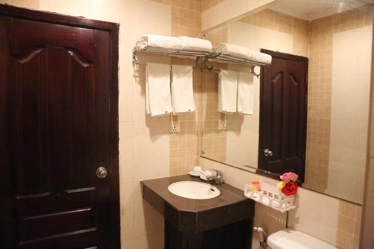A1 Hotel Phnom Penh Exterior photo